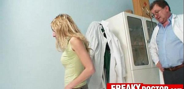  Blonde amateur Sam receives vaginal douche